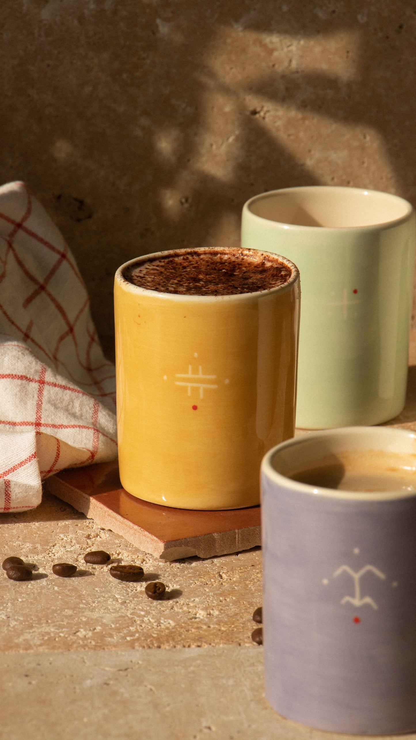 RIF - Mug en céramique artisanal jaune safran