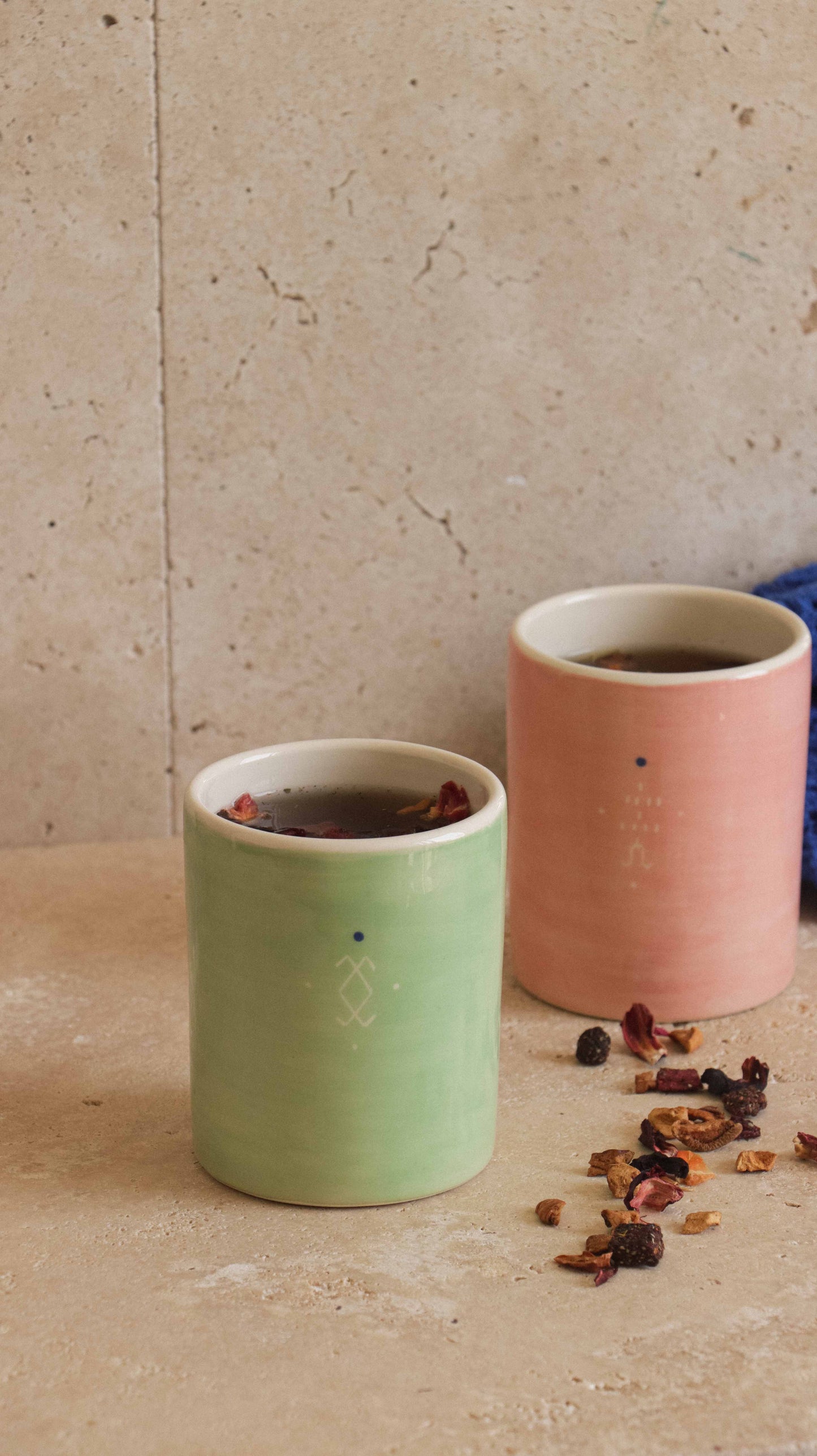 RIF - Mug en céramique artisanal vert sauge