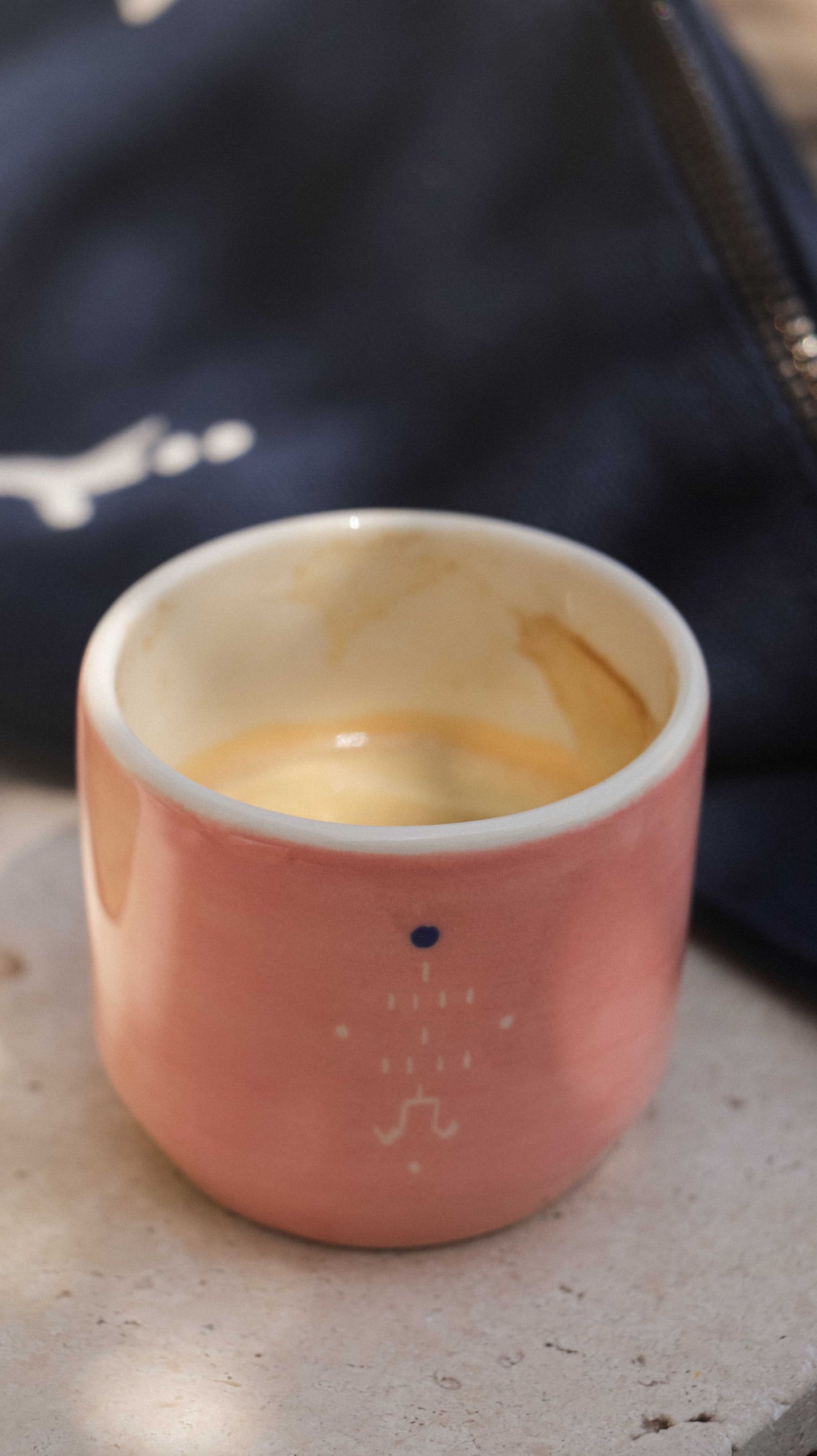 ALIKO - Tasse à expresso en céramique artisanale pêche