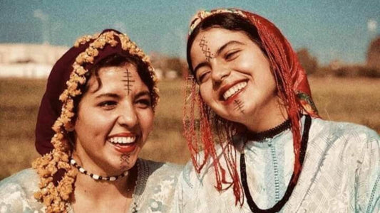 Le rôle des femmes dans la transmission de la culture amazighe