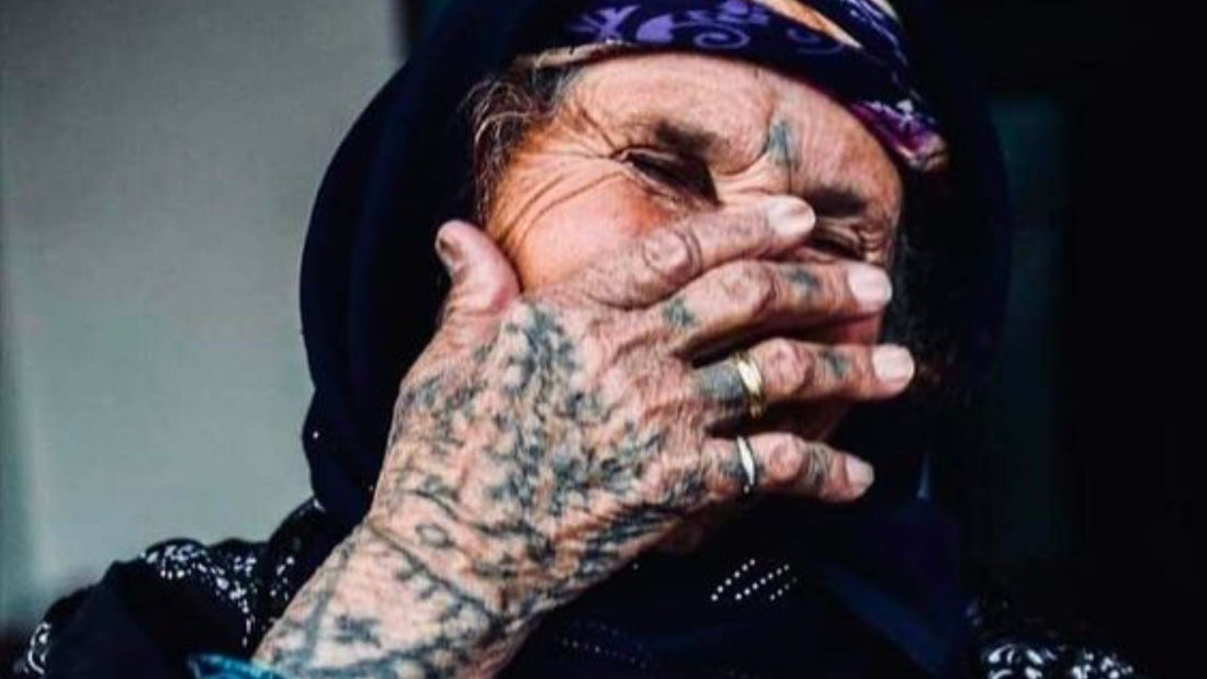 5 peuples de femmes tatouées autour du bassin méditerranéen