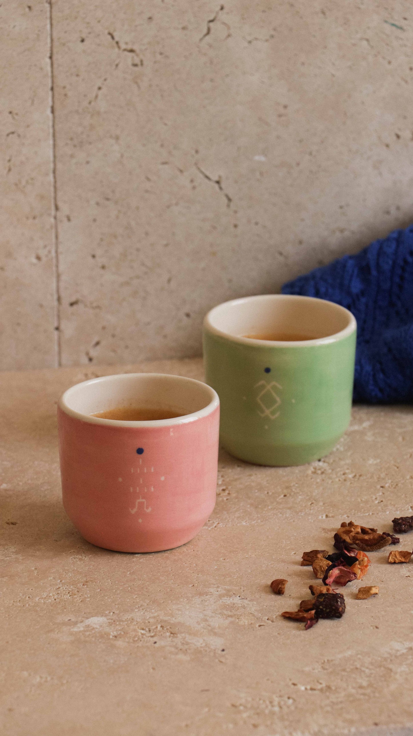 ALIKO - Tasse à expresso en céramique artisanale pêche