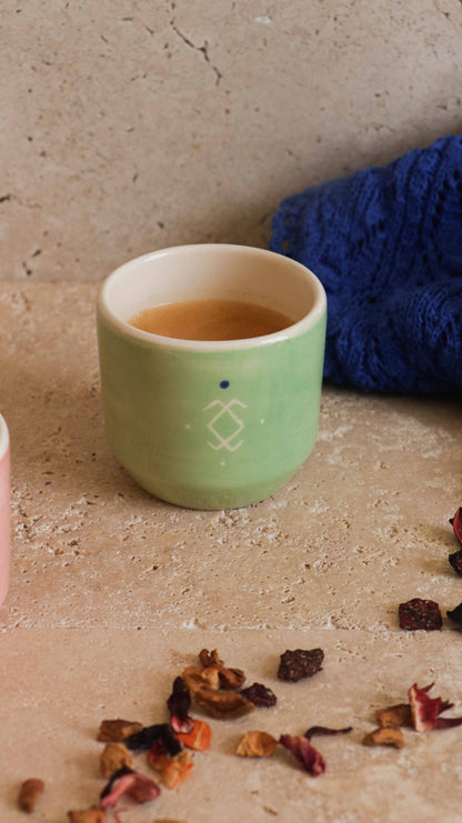 ALIKO - Tasse à expresso en céramique artisanale vert sauge